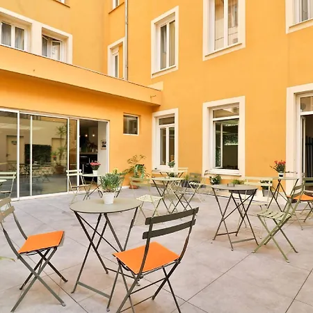 Le Noailles Gare Hotel 3*