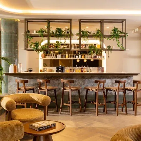 Le Noailles Gare Hotel