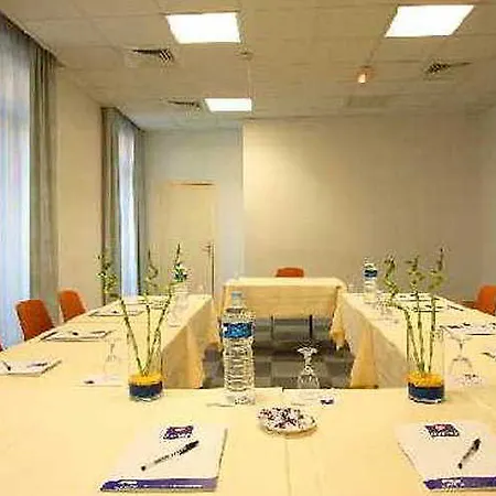 Le Noailles Gare Hotel