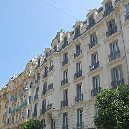 Le Noailles Gare 3*