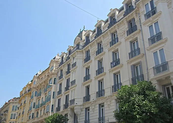 Le Noailles Gare 3*