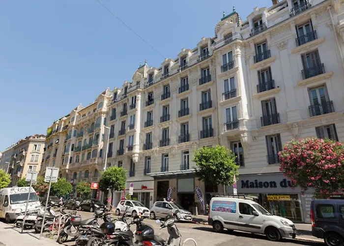 Le Noailles Gare Hotel 3*