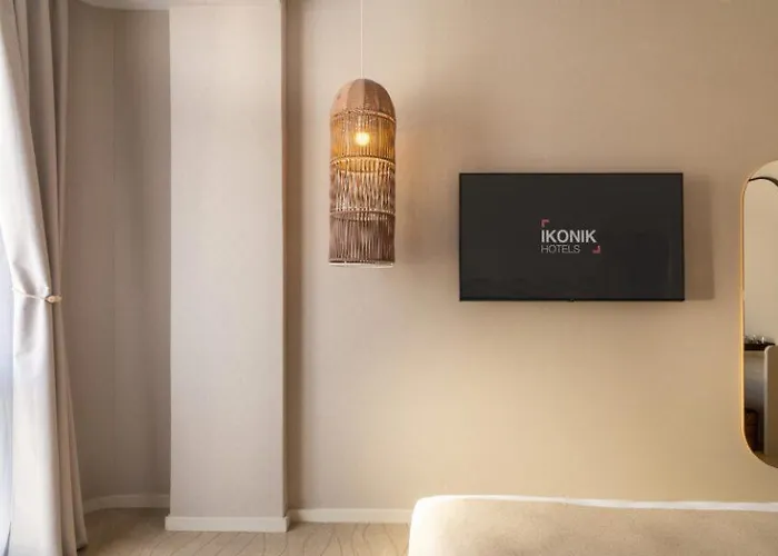 Le Noailles Gare Hotel 3*